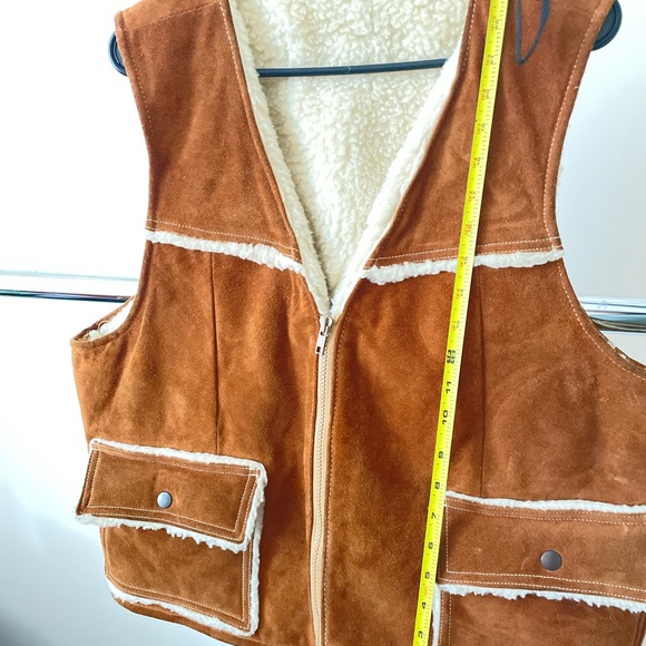 Authentic handmade sheepskin and leather vest - Picture 3 of 6